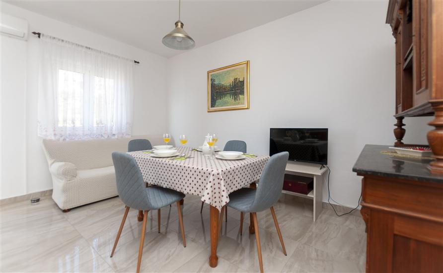 Apartment A3, for 6 persons