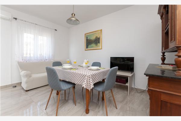 Apartment A3, for 6 persons