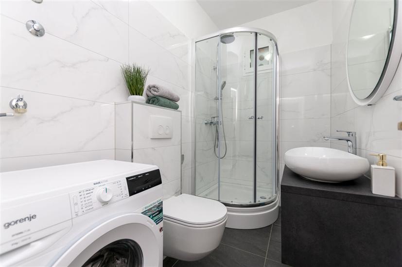 Apartment A4, for 6 persons