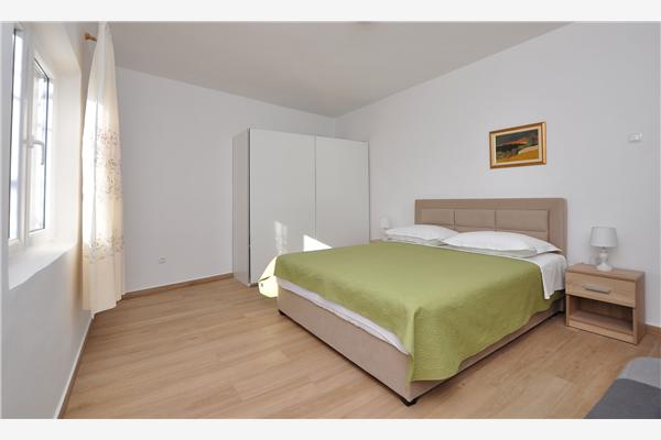 Apartment A4, for 6 persons