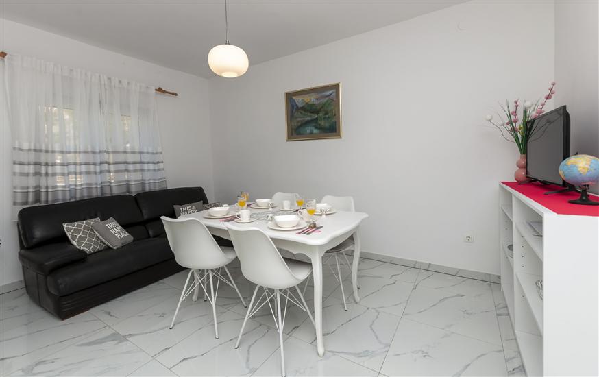 Apartment A4, for 6 persons