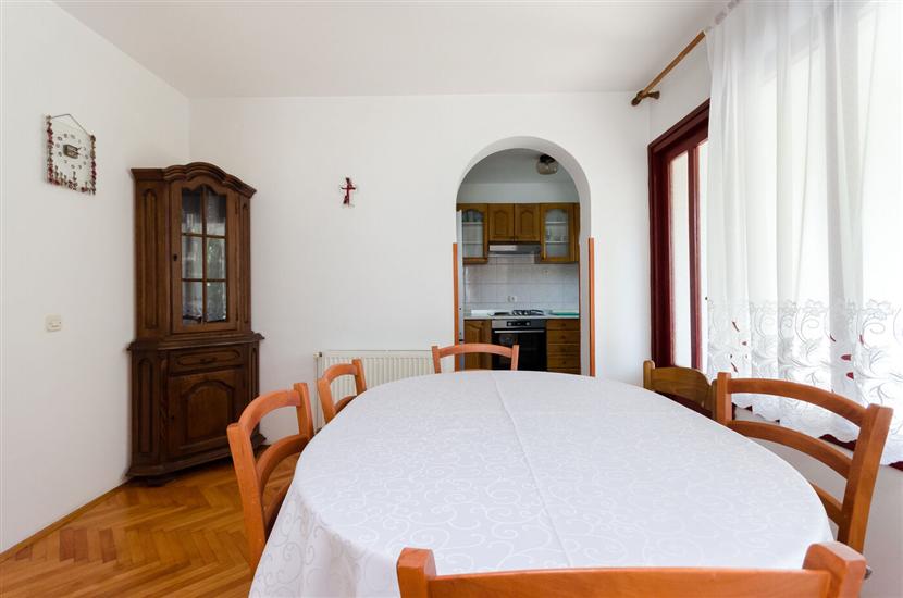 Apartment A3, for 6 persons