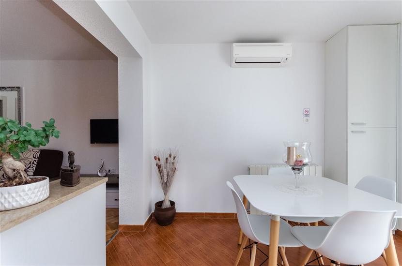 Apartment A4, for 3 persons