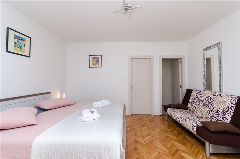 Apartment A4, for 3 persons