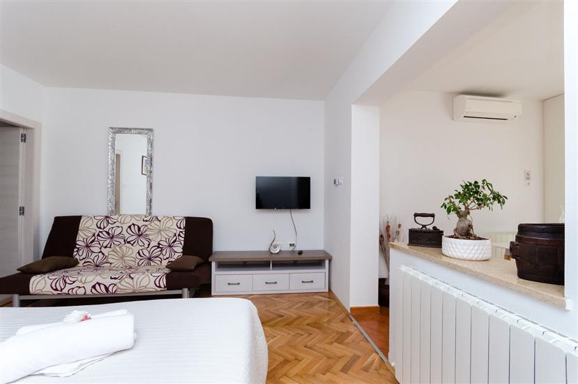 Apartment A4, for 3 persons