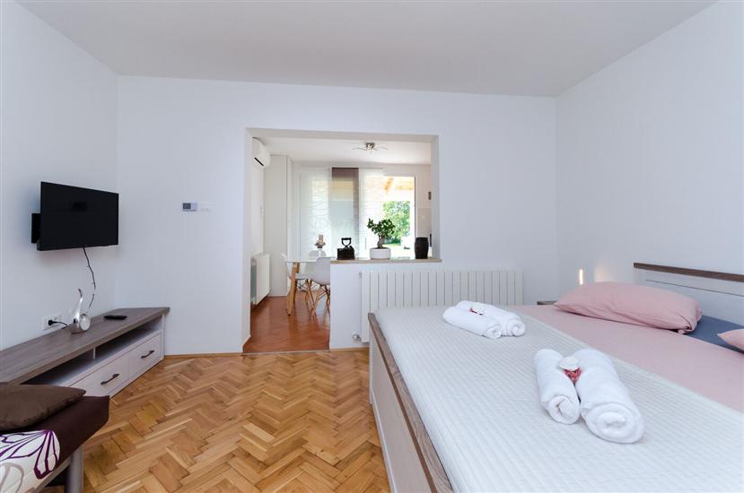 Apartment A4, for 3 persons