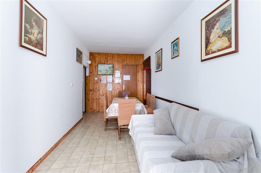 Apartment A1, for 6 persons