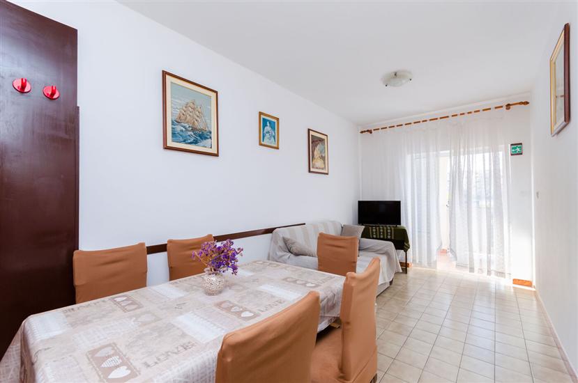 Apartment A1, for 6 persons