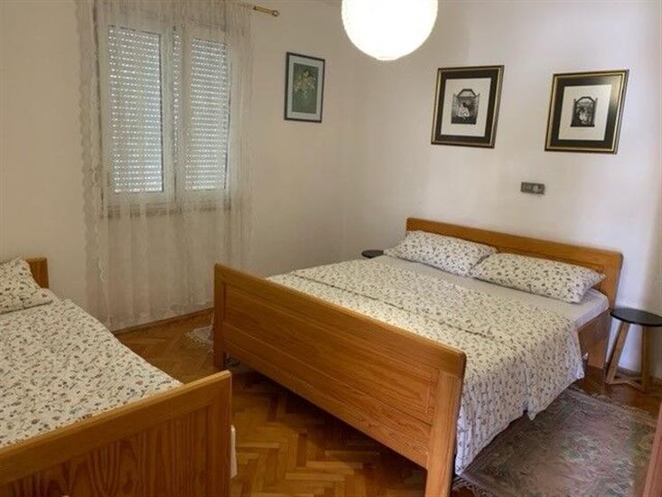 Apartment A2, for 5 persons