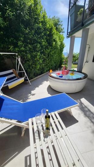 Apartment A1, for 3 persons