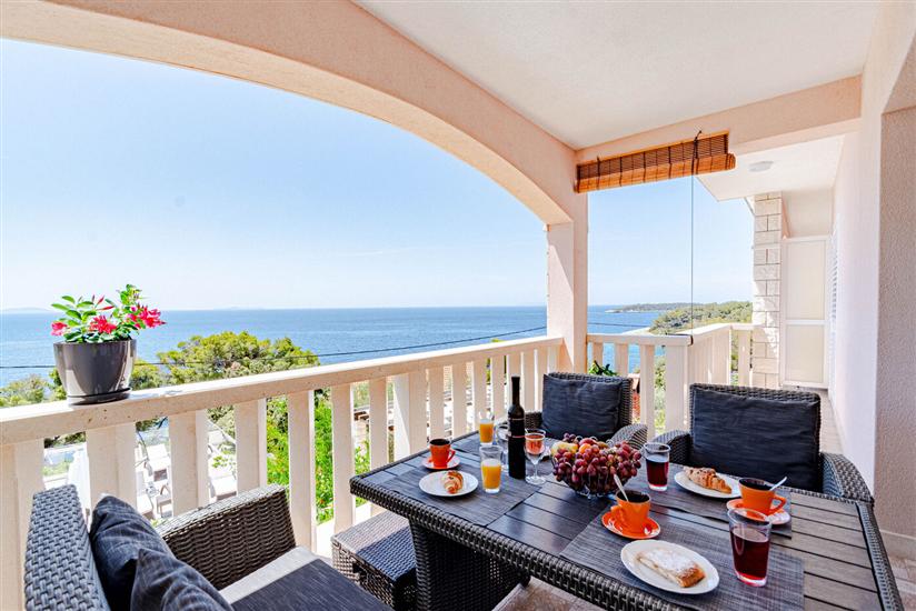 Apartment A3, for 5 persons