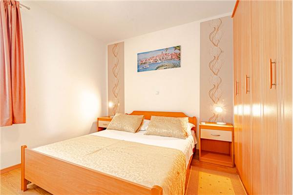 Apartment A3, for 5 persons