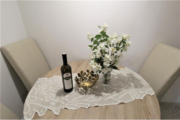 Apartment A1, for 5 persons