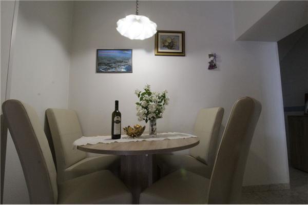 Apartment A1, for 5 persons