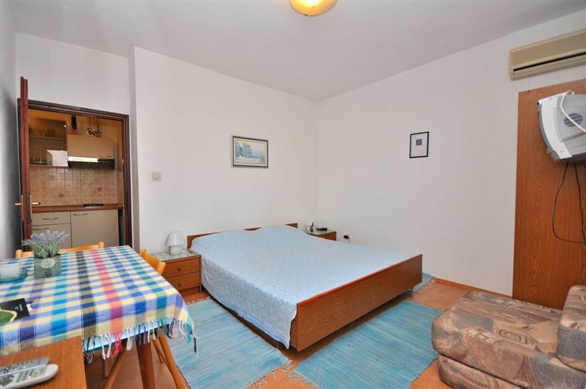 Apartment A1, for 3 persons