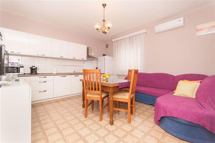 Apartment A1, for 7 persons