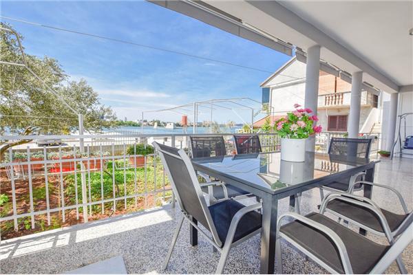 Apartment A1, for 7 persons