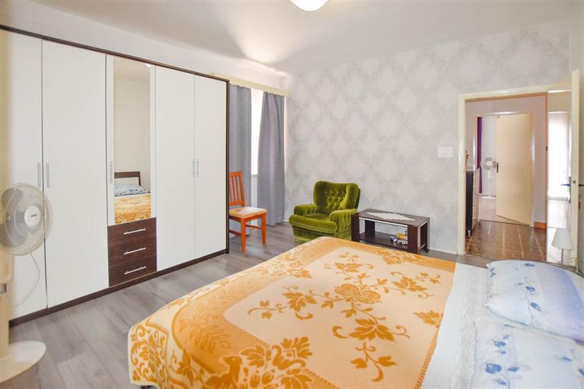 Apartment A1, for 7 persons