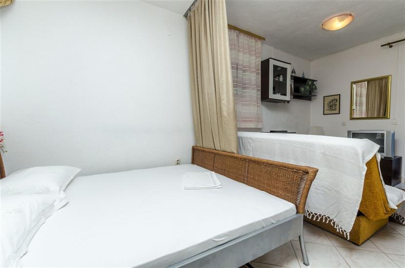 Apartment A2, for 3 persons