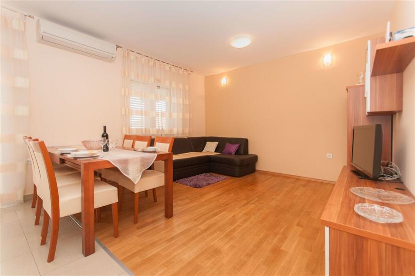 Apartment A1, for 7 persons
