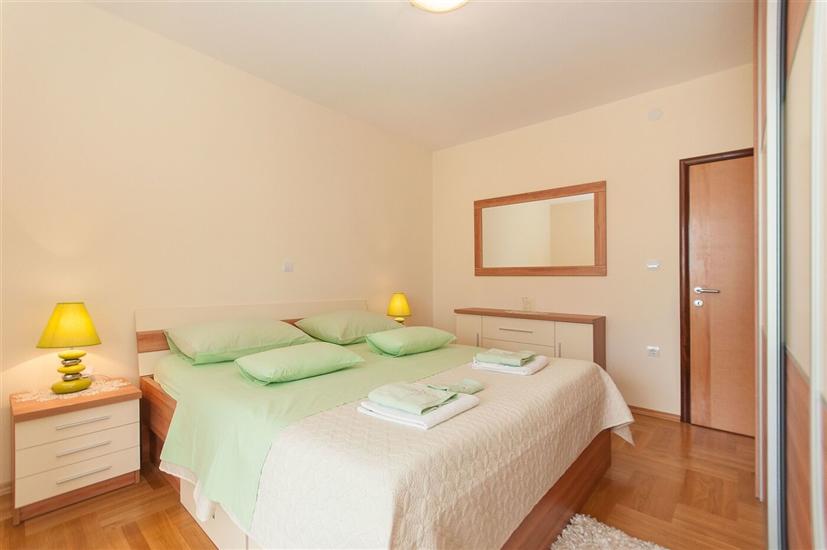 Apartment A1, for 7 persons