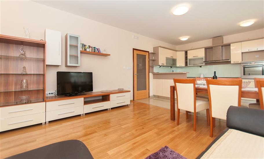 Apartment A1, for 7 persons