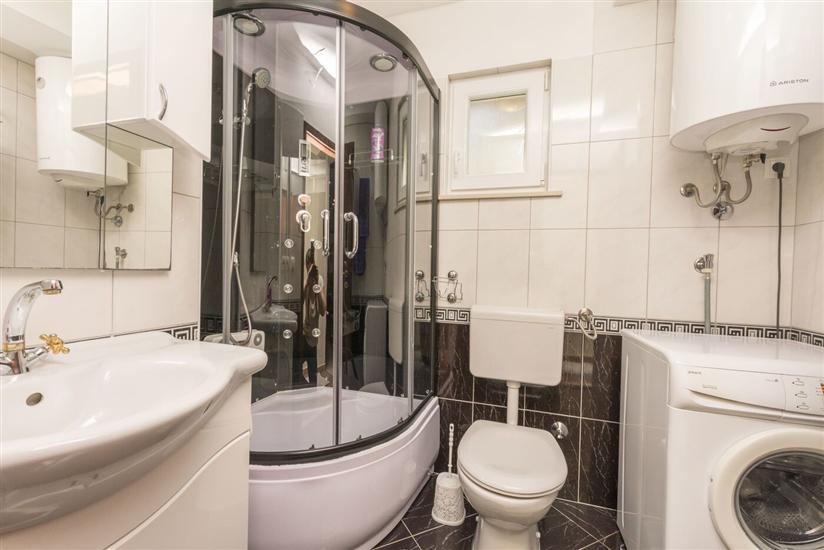 Apartment A5, for 6 persons