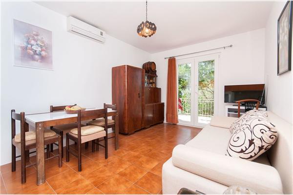 Apartment A5, for 5 persons
