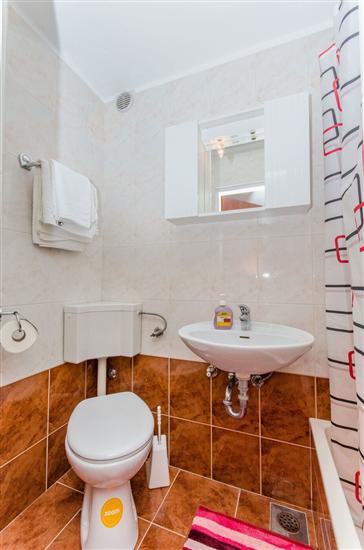 Room S1, for 3 persons