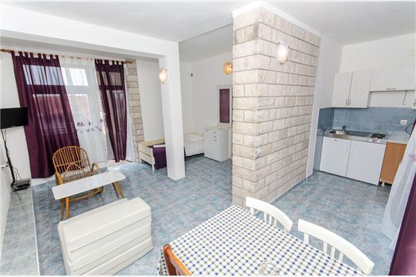 Apartment A10, for 3 persons