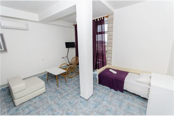 Apartment A10, for 3 persons