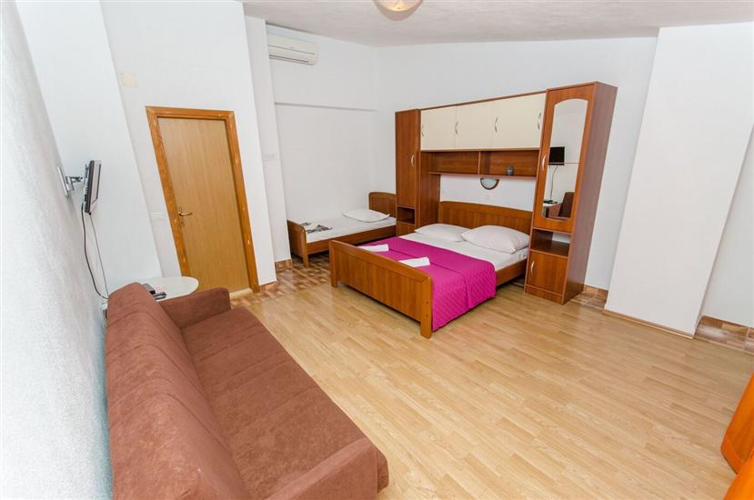 Apartment A18, for 4 persons