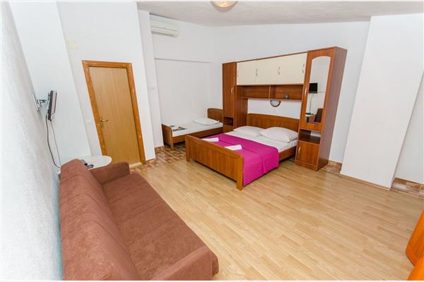Apartment A18, for 4 persons