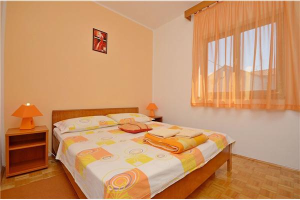 Apartment A1, for 10 persons