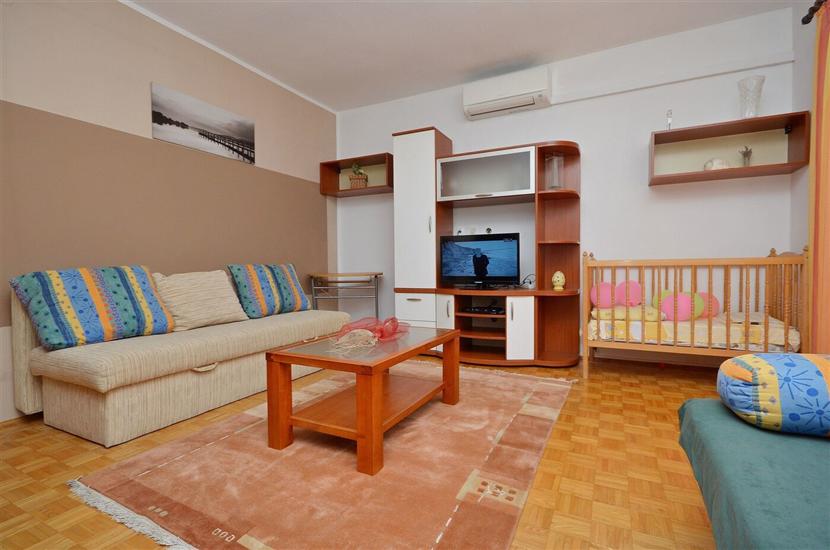 Apartment A1, for 10 persons