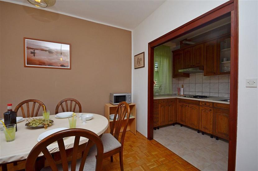 Apartment A1, for 10 persons