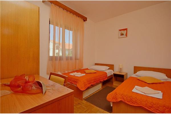 Apartment A1, for 10 persons