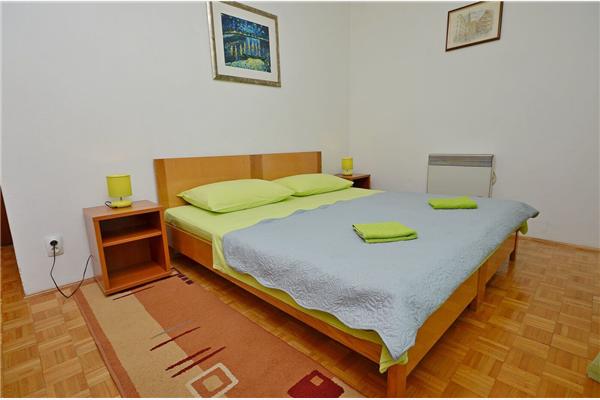 Apartment A1, for 10 persons