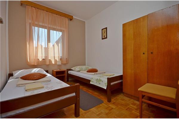 Apartment A1, for 10 persons