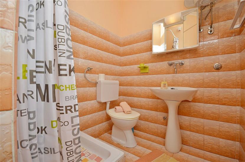 Room S1, for 2 persons