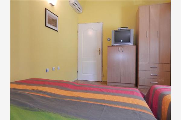 Apartment A1, for 8 persons