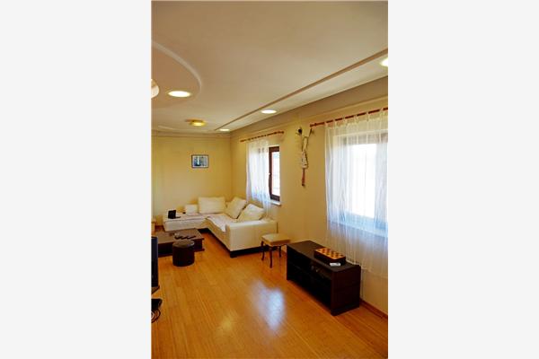 Apartment A1, for 8 persons