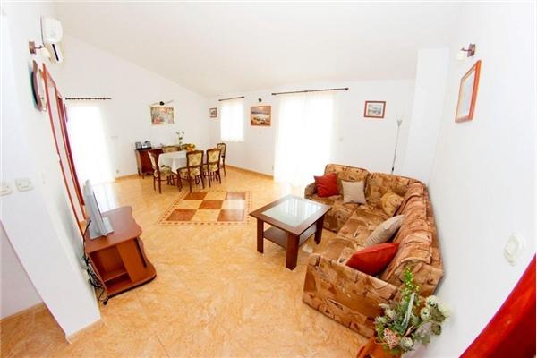 Apartment A1, for 6 persons