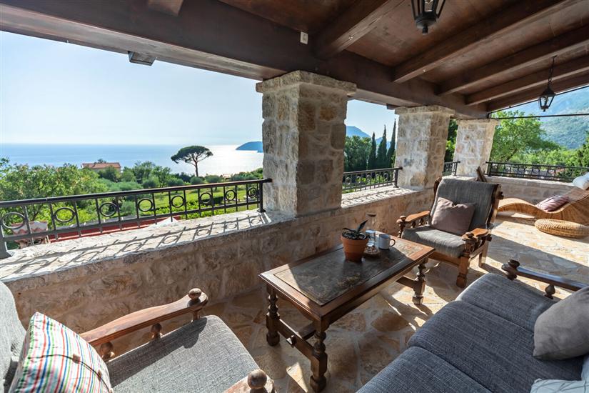 House K1, for 16 persons