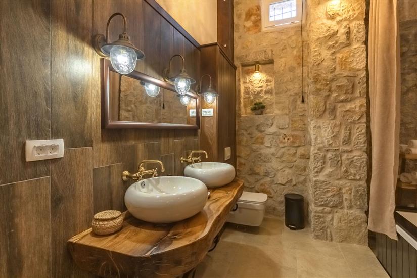 House K1, for 16 persons