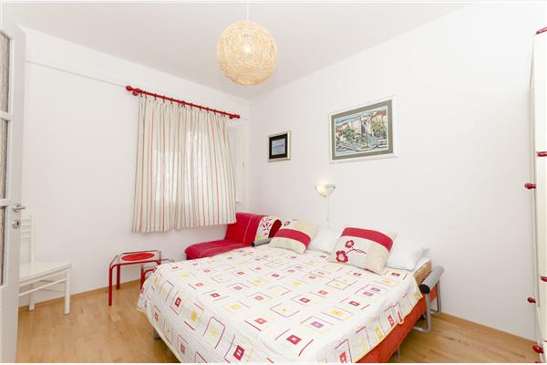 Apartment A1, for 5 persons