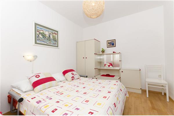 Apartment A1, for 5 persons