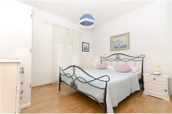 Apartment A1, for 5 persons