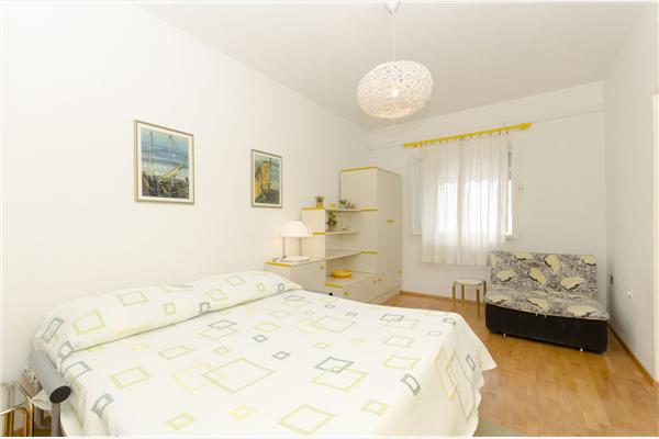 Apartment A2, for 5 persons