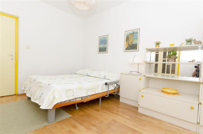 Apartment A2, for 5 persons